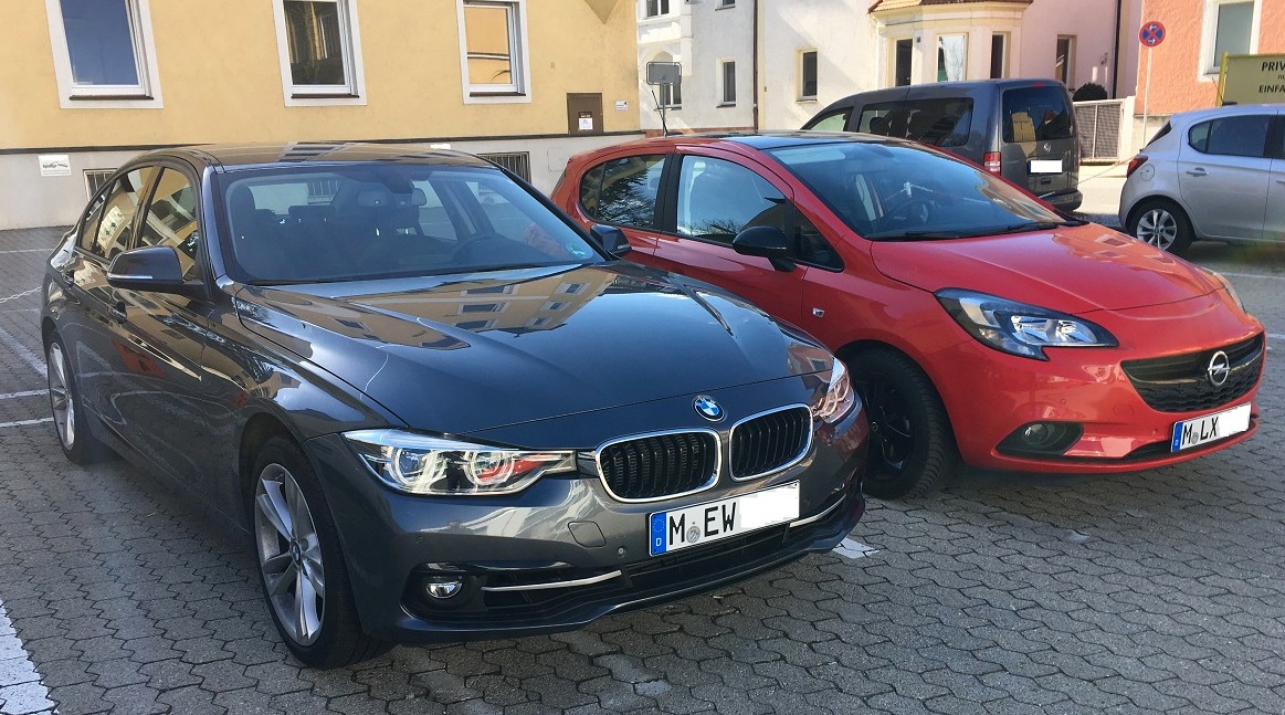 BMW 318i M EW und Opel Corsa M LX.jpg