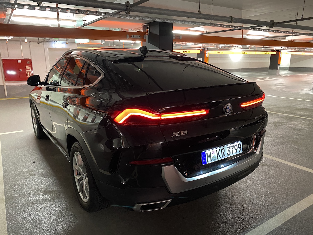 BMW X6 x40d_Sixt.JPG