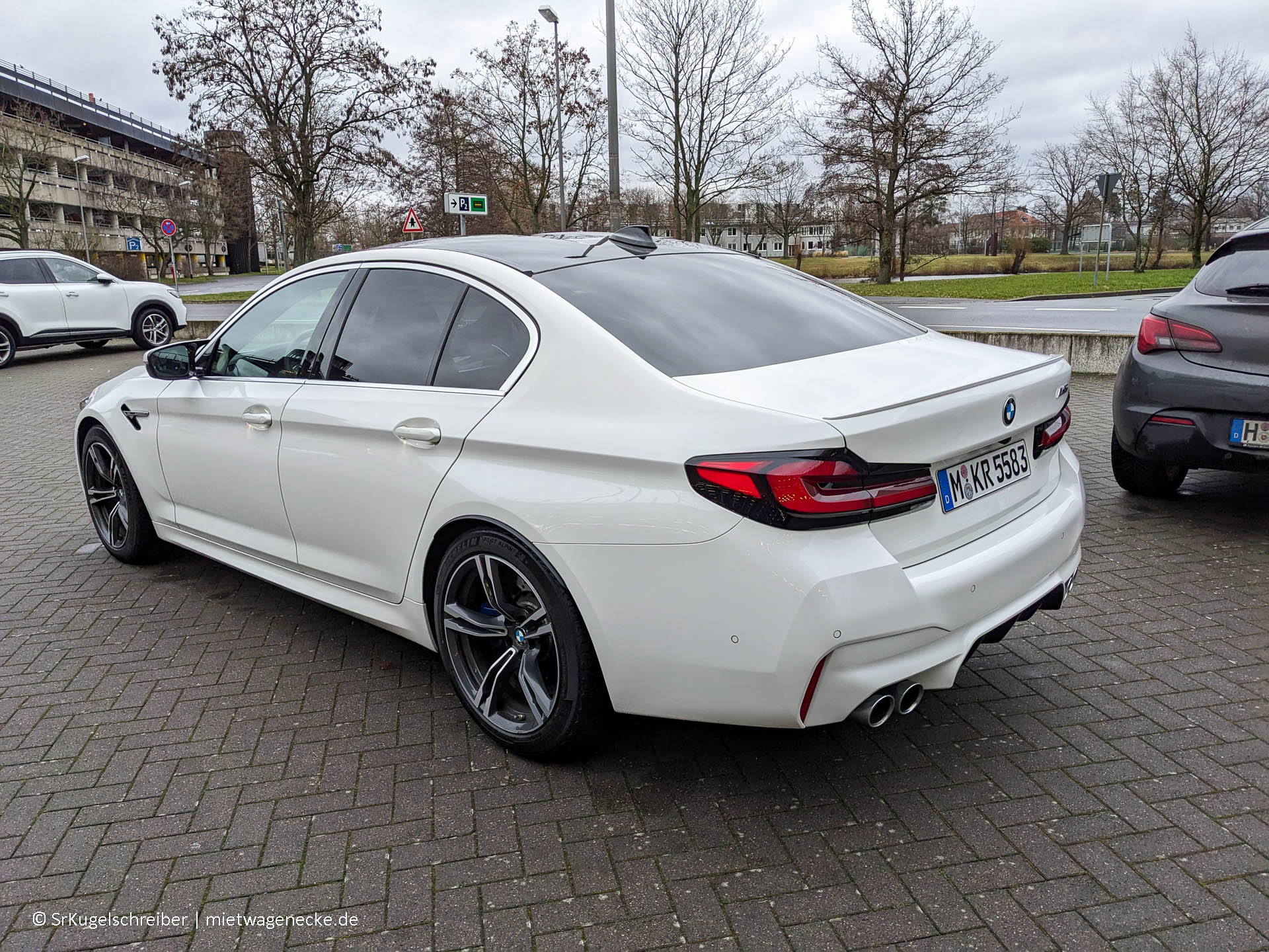 BMW_M5-01.jpg