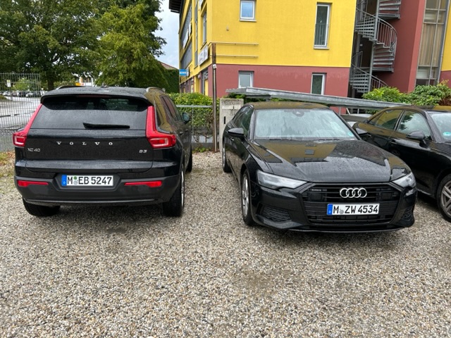 Volvo XC 40 B3, Audi A6 55 TFSI quattro