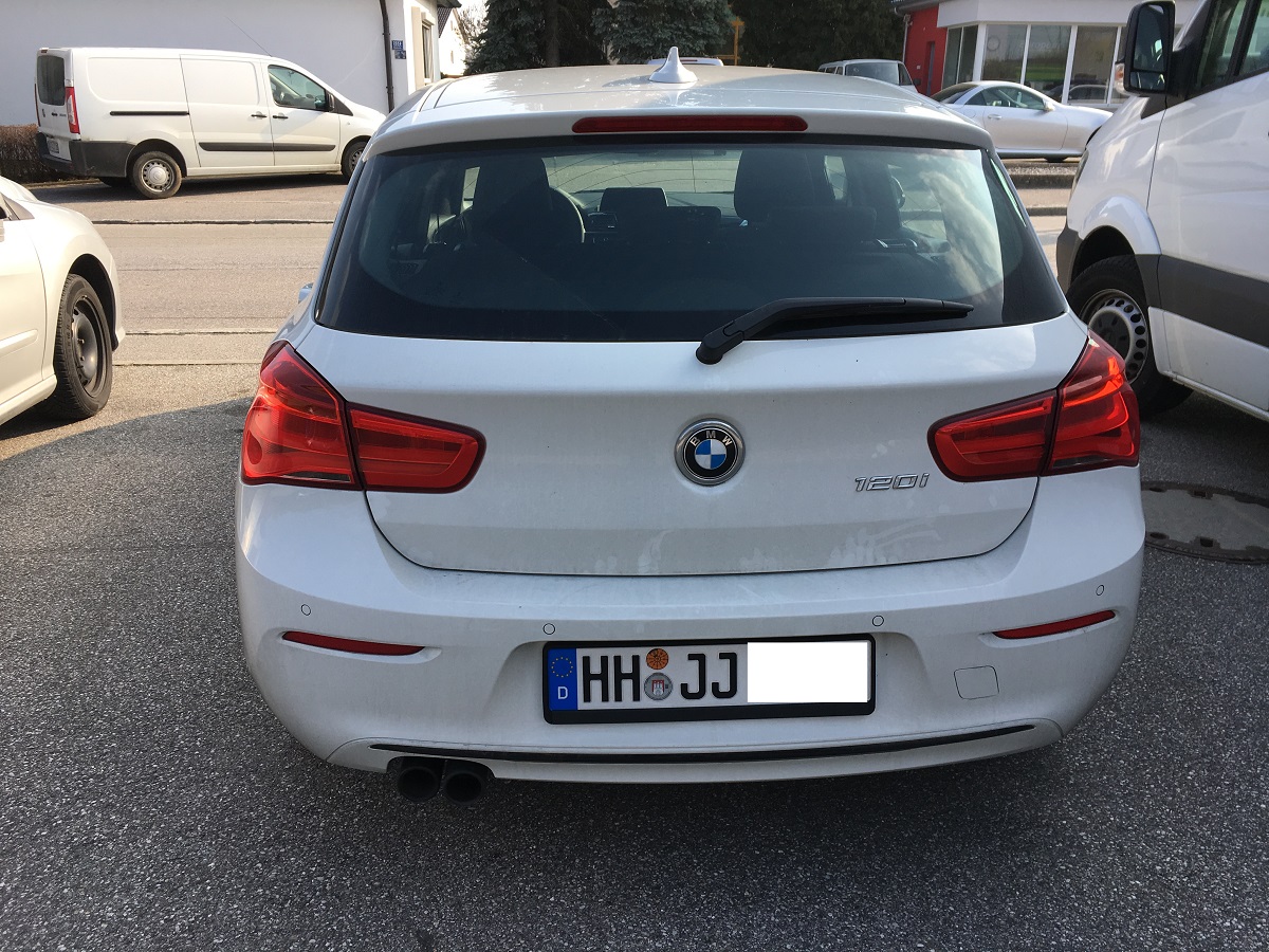 BMW 120i.jpg