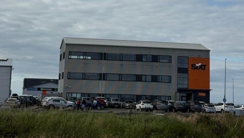 Sixt-Parkhaus-Island.JPG