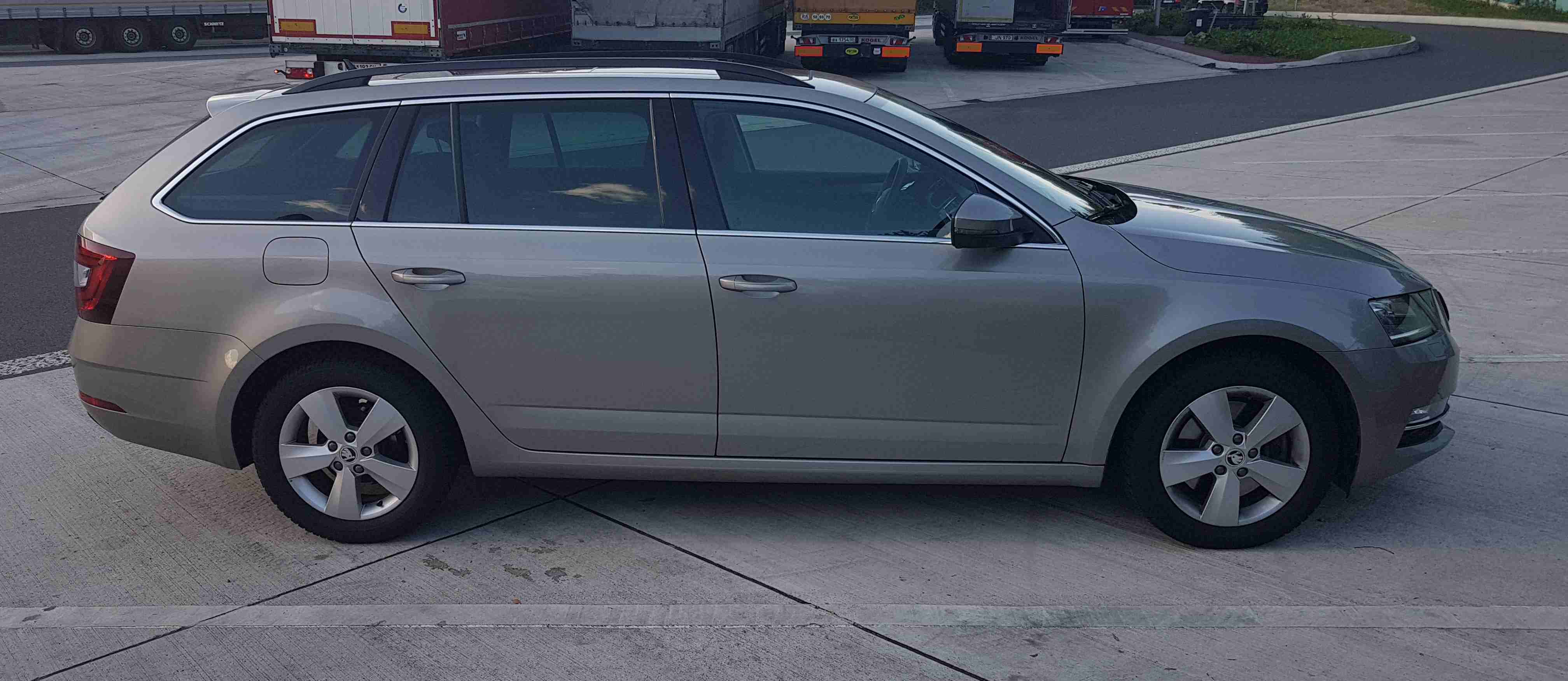 skoda seite.jpg
