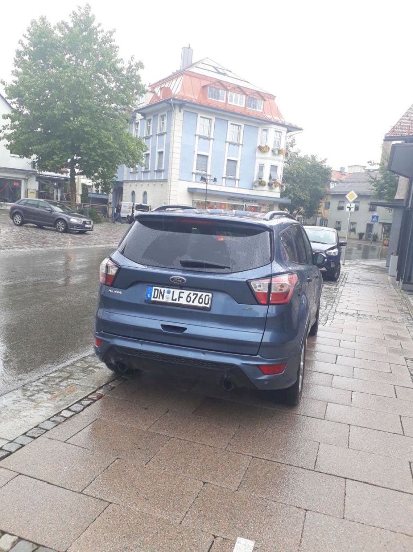 Hertz Kuga.jpg
