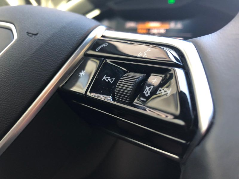 Sixt A6 Lenkrad Bedienung.jpg