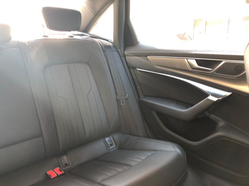 Sixt A6 Rücksitze.jpg