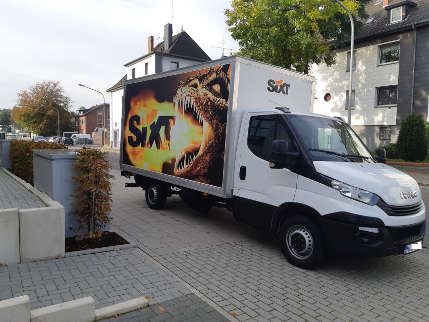 Sixt 3,5 to mit Hebebühne.jpg