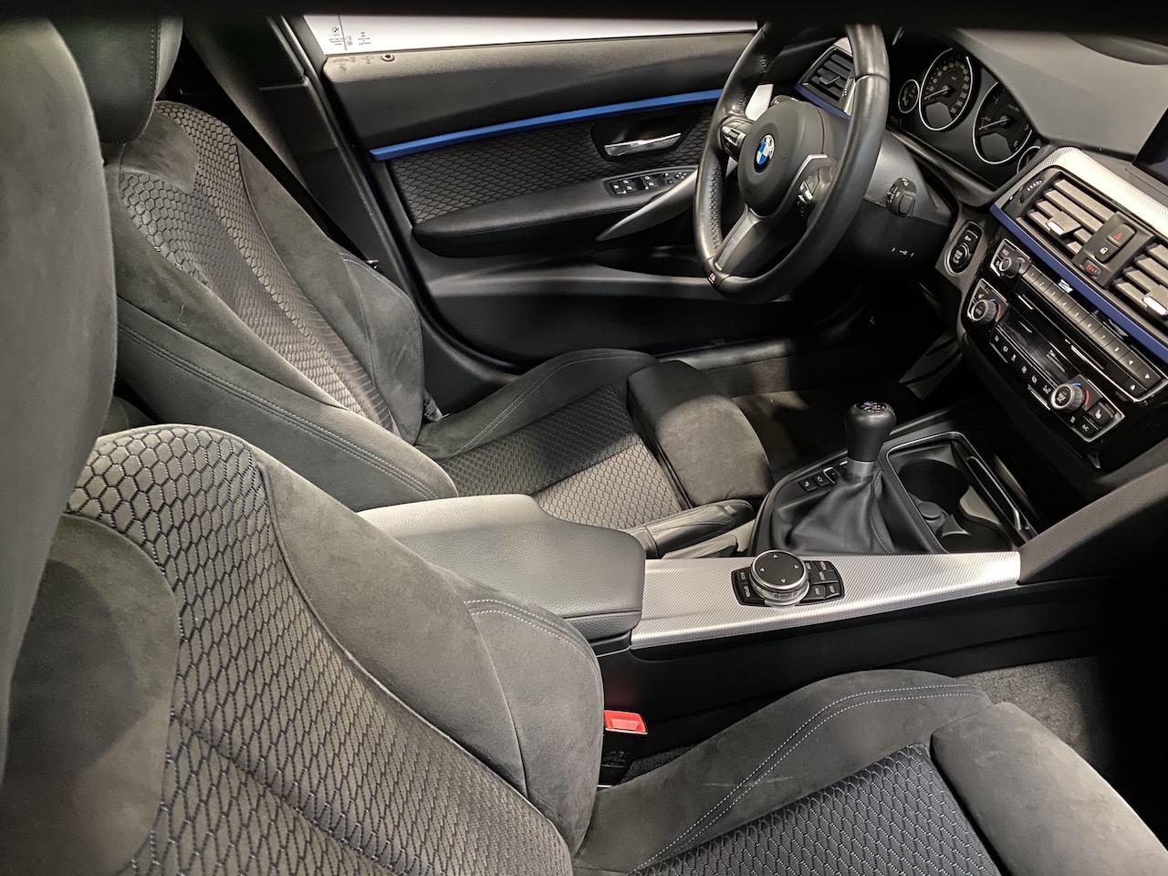 SIXTCarSales_005.JPG