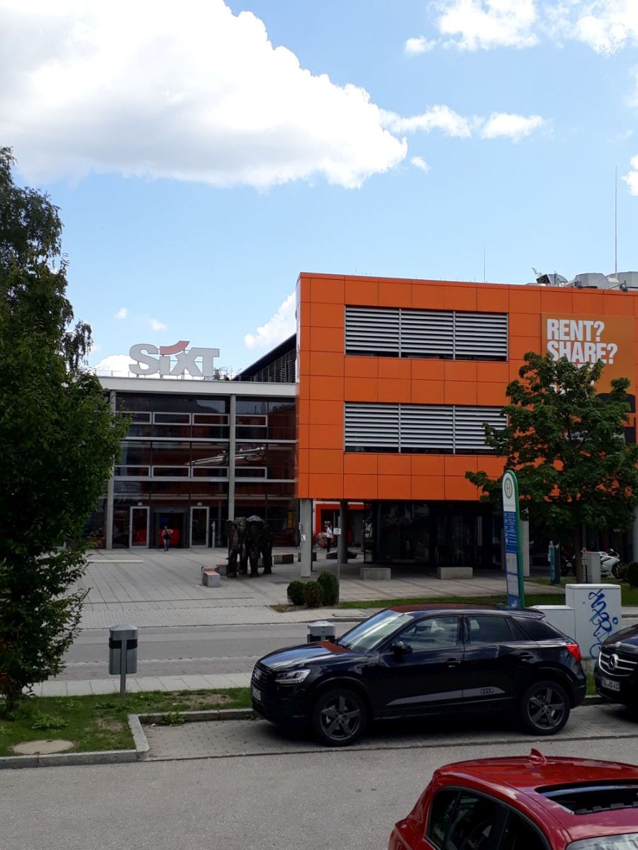 Sixt1.jpg