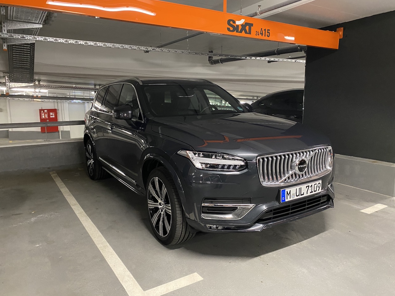 SIXT_XC90 B5 Inscription.JPG