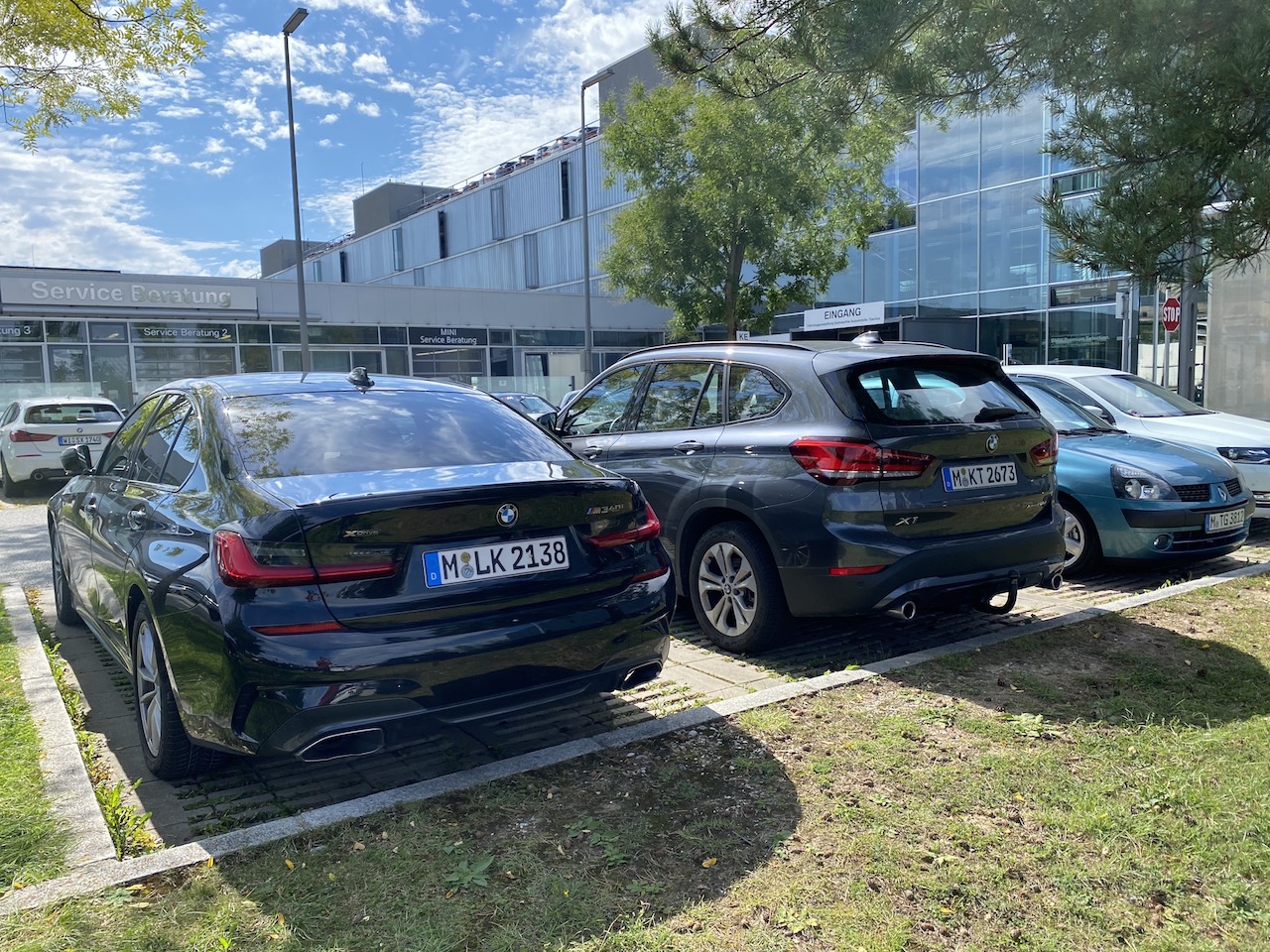 SIXT_M340i - X1 x18d.JPG