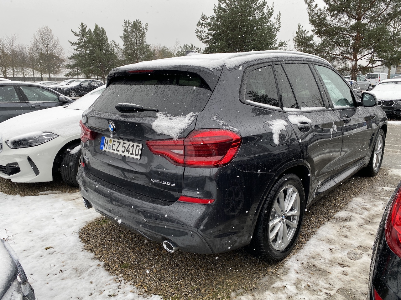 SIXT_X3 x30d schwarz.JPG