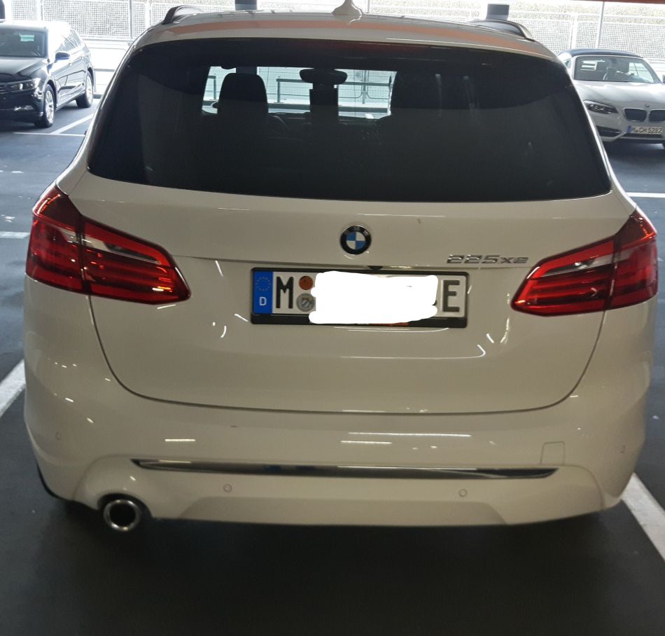 225 xe 1.jpg