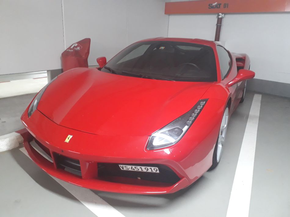 Sixt Parkplatz_1.jpg