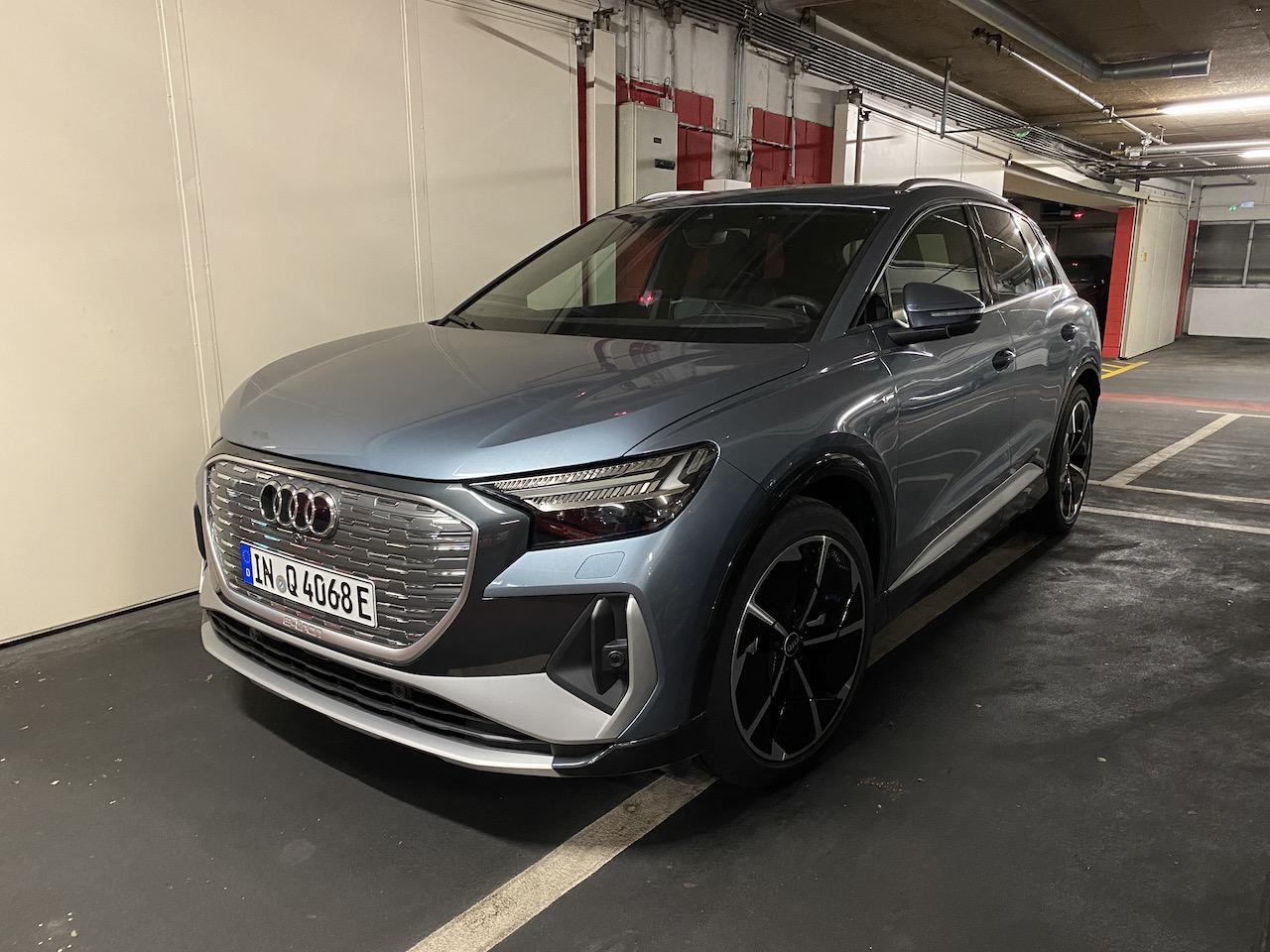 Audi Q4 40 eTron_blau_01.JPG