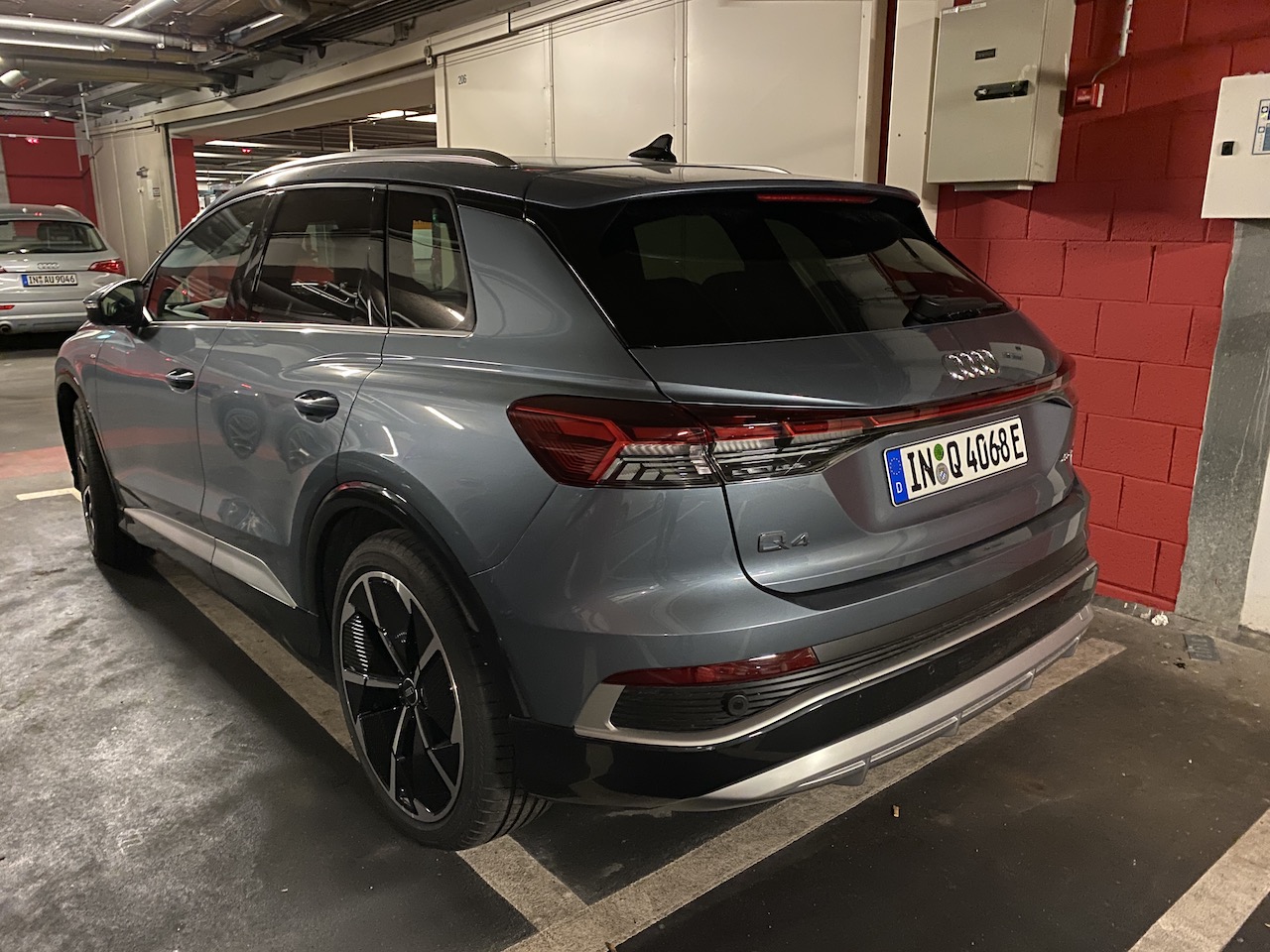 Audi Q4 40 eTron_blau_03.JPG