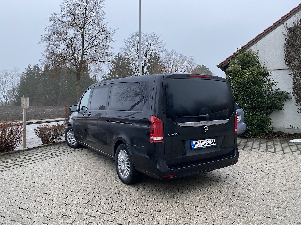 MB V300d_EC.JPG