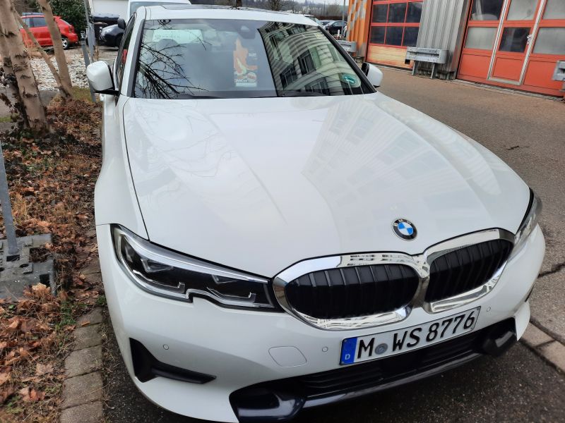 320d.jpg